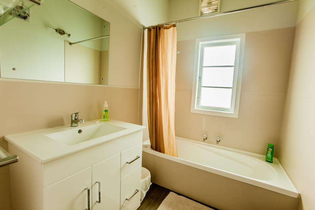 Ocean View Raglan Bed & Breakfast Ruang foto