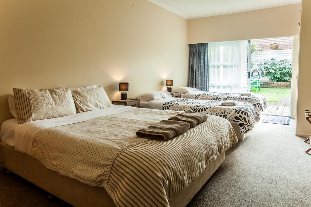 Ocean View Raglan Bed & Breakfast Bagian luar foto