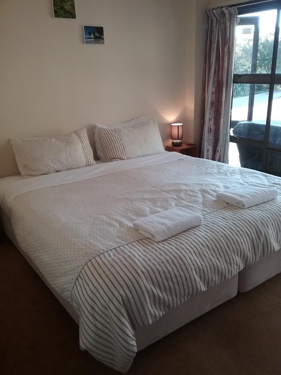 Ocean View Raglan Bed & Breakfast Bagian luar foto